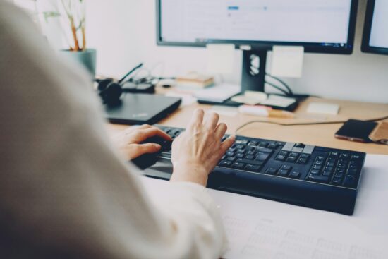 woman-sitting-at-computer